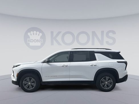 New 2026 Chevrolet Traverse LT w/ Driver Confidence Package image 2