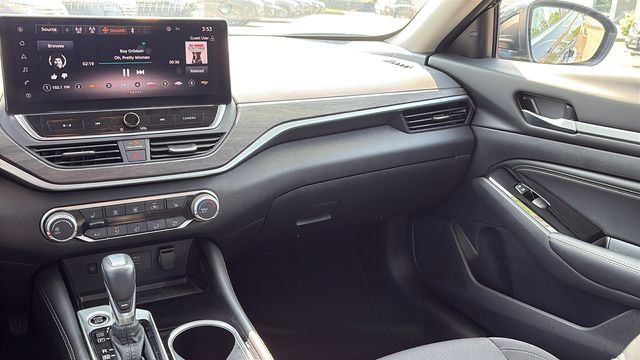 Certified 2023 Nissan Altima 2.5 SV w/ SV Premium Package AWD/4WD image 23
