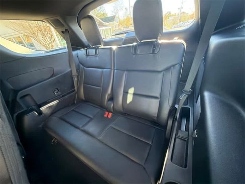 Used 2020 Ford Explorer Limited image 19