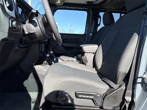 Used 2024 Jeep Wrangler Willys image 9