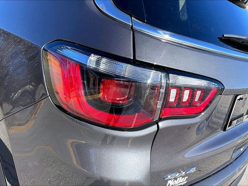 Used 2024 Jeep Compass Latitude image 30