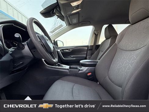 Used 2023 Toyota RAV4 XLE image 27