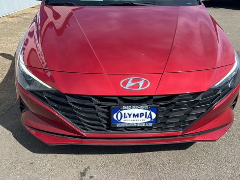 Used 2023 Hyundai Elantra Blue image 2