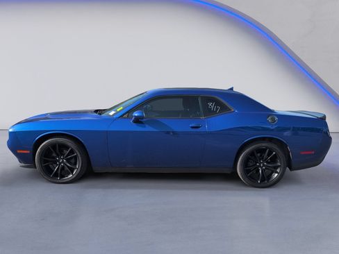 Used 2018 Dodge Challenger SXT w/ Blacktop Package RWD image 5