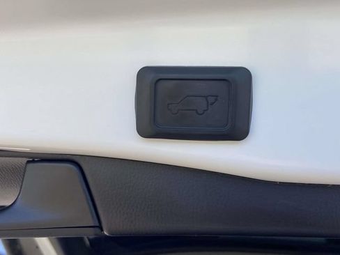 Used 2025 Toyota RAV4 XLE Premium FWD image 11