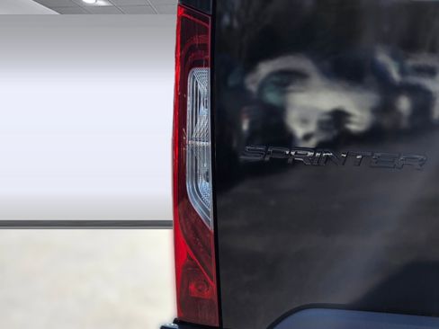 Used 2019 Mercedes-Benz Sprinter 170 image 18