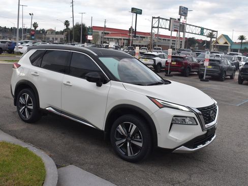 Certified 2023 Nissan Rogue Platinum w/ Platinum Premium Package image 15