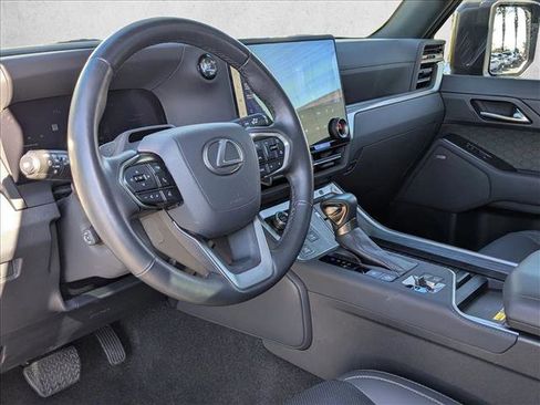 Used 2024 Lexus GX 550 image 10