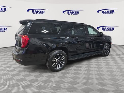 Used 2021 GMC Yukon XL AT4 w/ Technology Package image 5