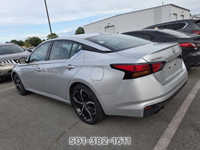 Used 2025 Nissan Altima 2.5 SR FWD image 3
