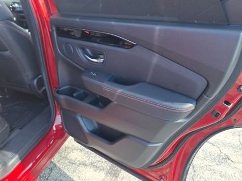 Used 2023 Honda Pilot TrailSport image 27