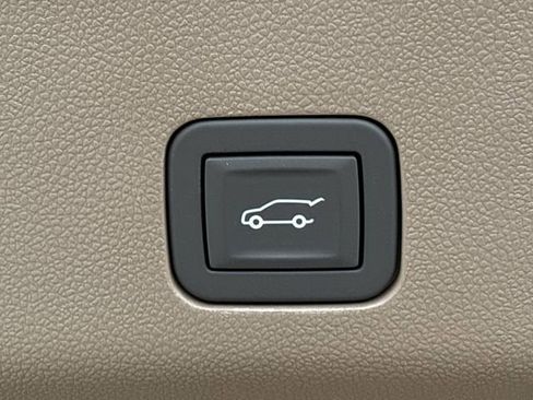 New 2026 GMC Yukon XL Denali w/ Denali Reserve Package image 22