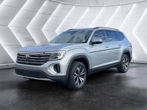 Used 2026 Volkswagen Atlas SE image 3