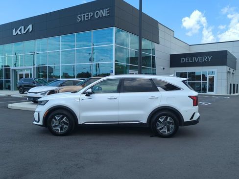 Used 2021 Kia Sorento S FWD image 4