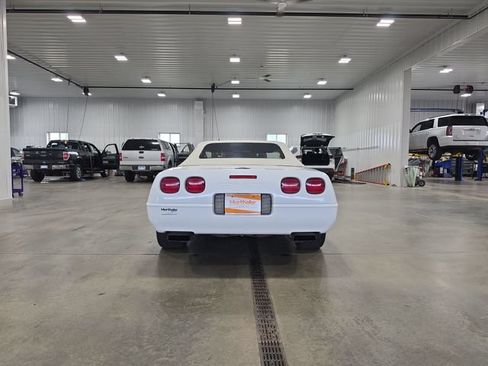 Used 1992 Chevrolet Corvette Convertible RWD image 7