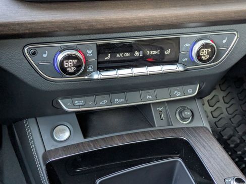 Certified 2024 Audi Q5 e Premium Plus w/ Premium Plus Package image 19