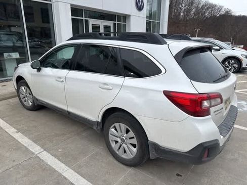 Used 2018 Subaru Outback 2.5i Premium image 7