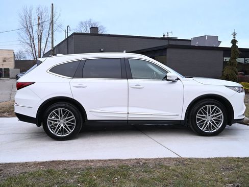 Used 2024 Acura MDX Advance Package image 4