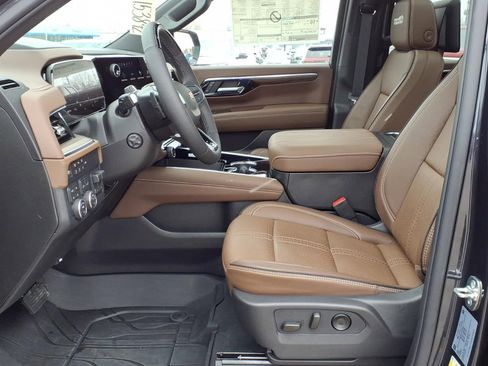 New 2026 Chevrolet Suburban High Country image 10