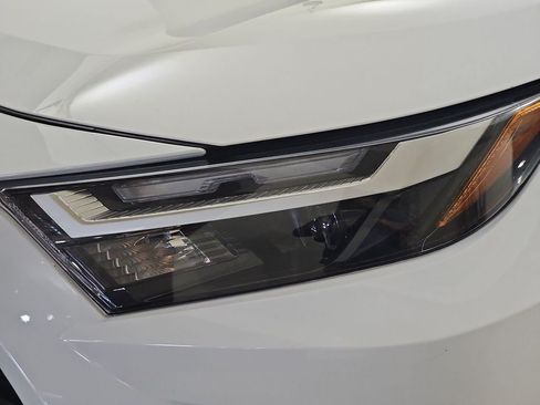 Used 2025 Toyota RAV4 XLE AWD/4WD image 32