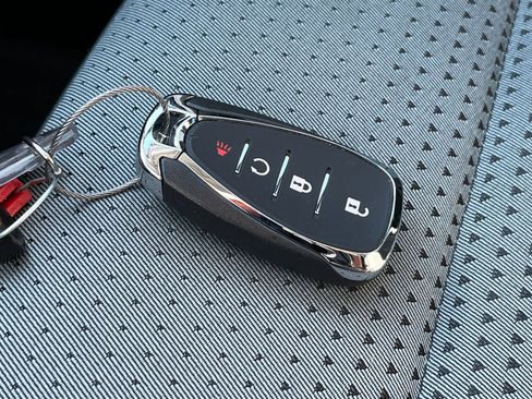 Used 2025 Chevrolet Trax LT image 21