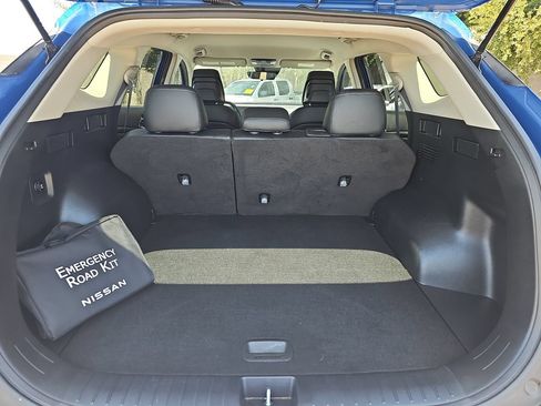 Used 2025 Kia Sportage EX FWD image 12