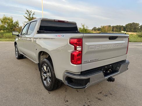 Used 2024 Chevrolet Silverado 1500 LT AWD/4WD image 3