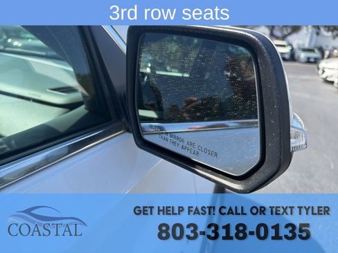 Used 2023 Chevrolet Traverse LT image 15