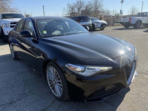 Used 2017 Alfa Romeo Giulia Ti w/ Leather Package image 7