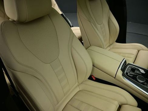 Used 2021 BMW X7 xDrive40i w/ Premium Package AWD/4WD image 65