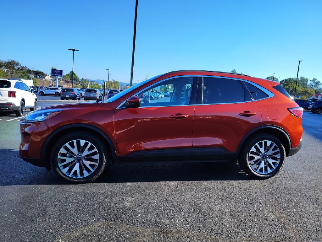 Used 2020 Ford Escape Titanium AWD/4WD image 3
