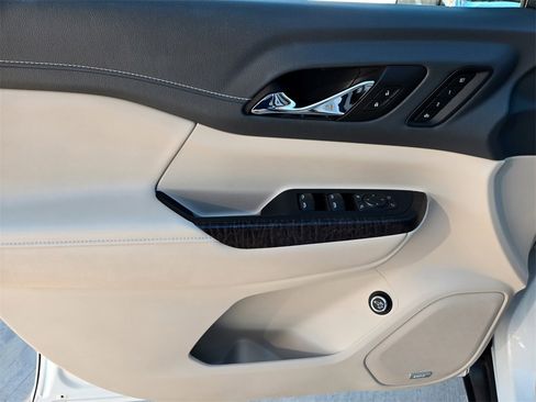 Used 2023 GMC Acadia Denali image 33