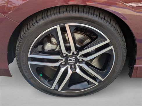 Used 2017 Honda Accord Sport image 10