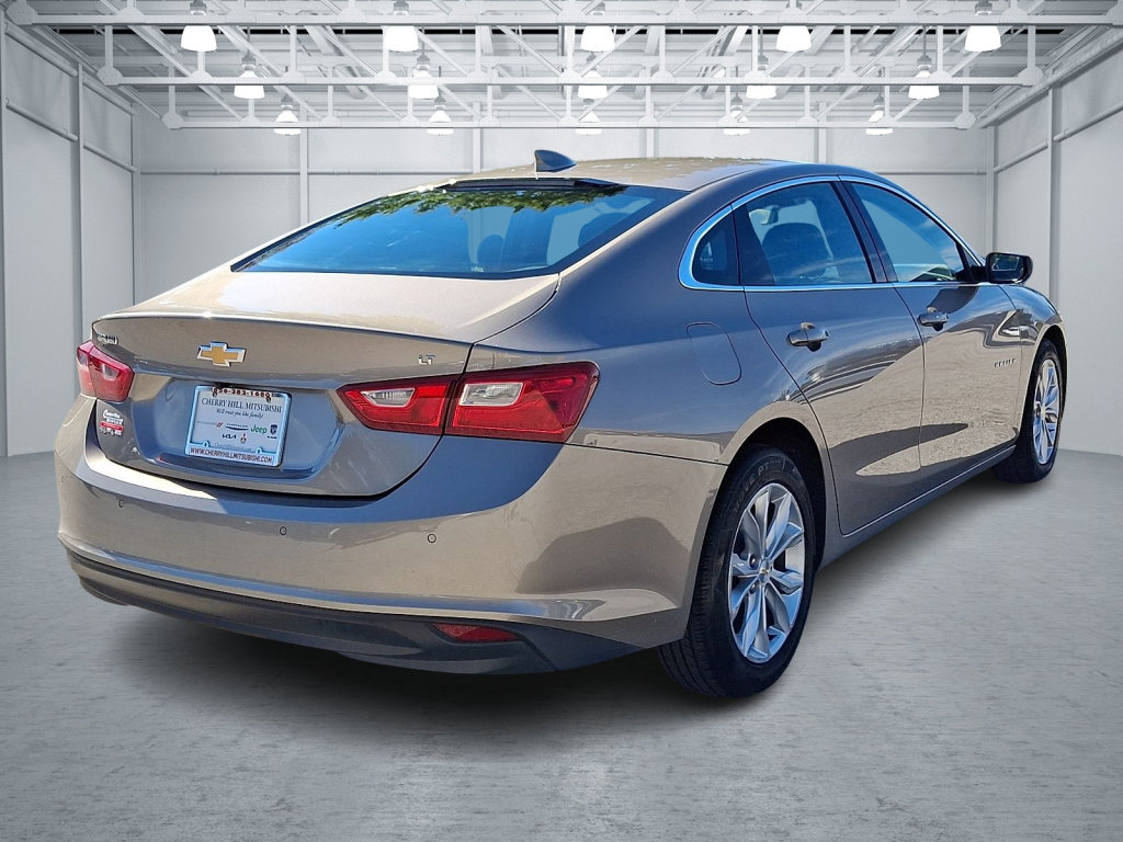 Used 2025 Chevrolet Malibu LT FWD image 9