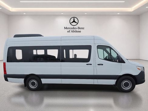Used 2025 Mercedes-Benz Sprinter 2500 image 9