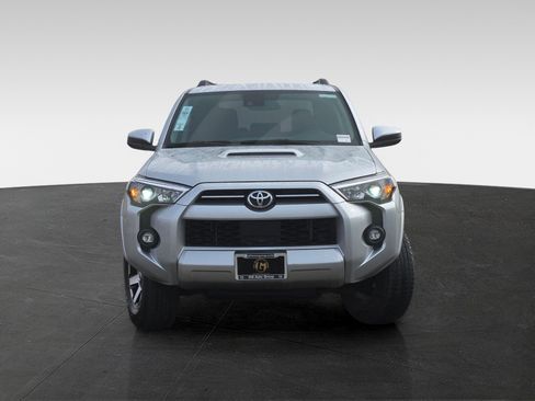 Used 2024 Toyota 4Runner TRD Off-Road image 2