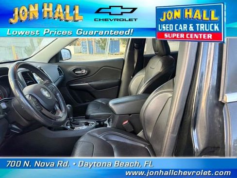 Used 2019 Jeep Cherokee Limited image 18