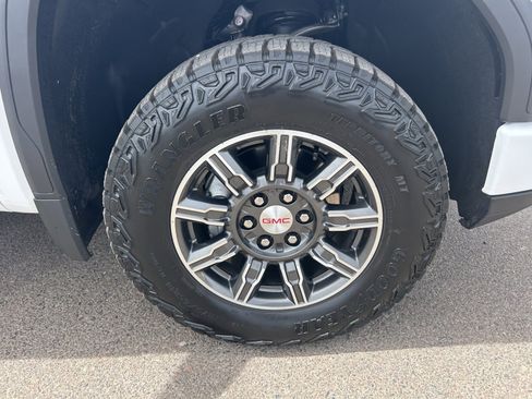 Certified 2025 GMC Sierra 1500 AT4 AWD/4WD image 9