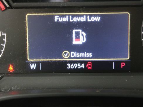 Used 2024 Cadillac XT5 Premium Luxury FWD image 18