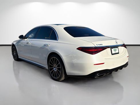 Used 2022 Mercedes-Benz S 580 4MATIC Sedan image 3
