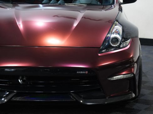 Used 2018 Nissan 370Z NISMO RWD image 10
