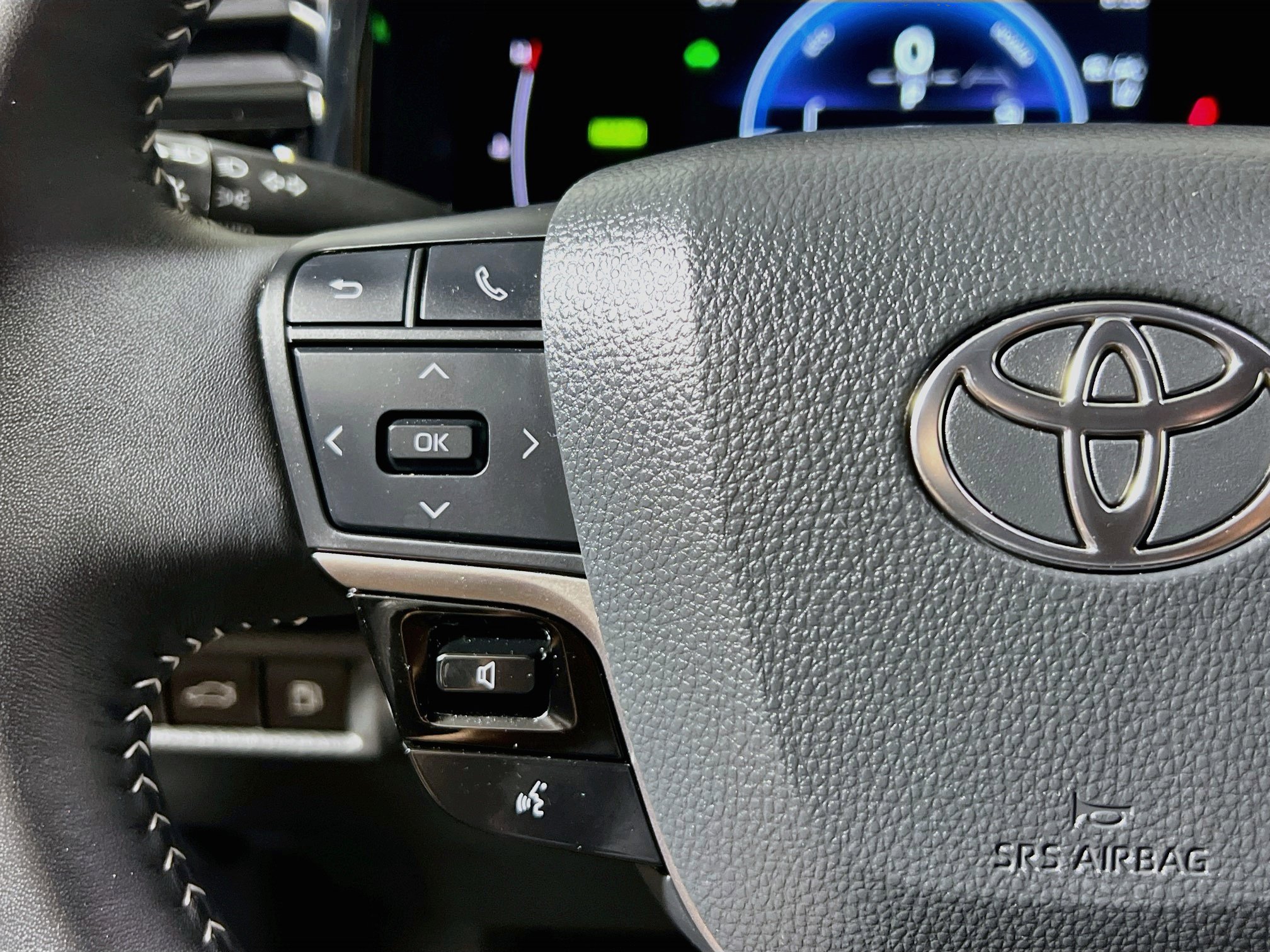 Used 2025 Toyota Camry SE FWD image 18