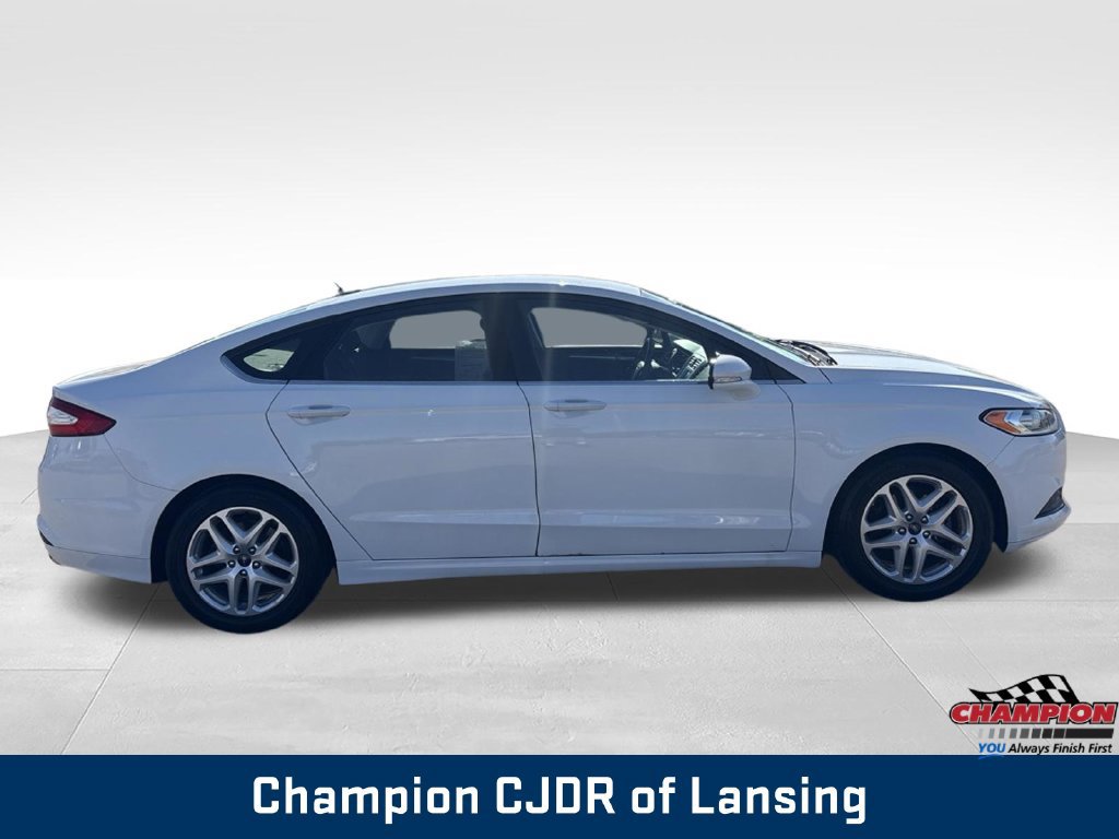 Used 2015 Ford Fusion SE FWD image 9