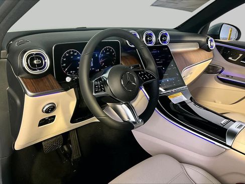 New 2026 Mercedes-Benz GLC 300 4MATIC image 9