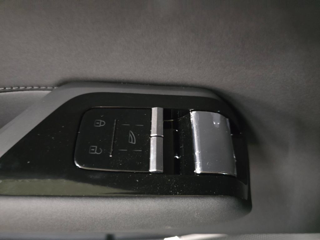 Used 2025 Volvo EX90 Plus AWD/4WD image 25