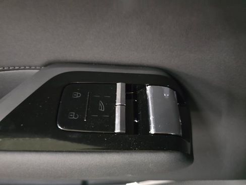 New 2025 Volvo EX90 Plus image 25