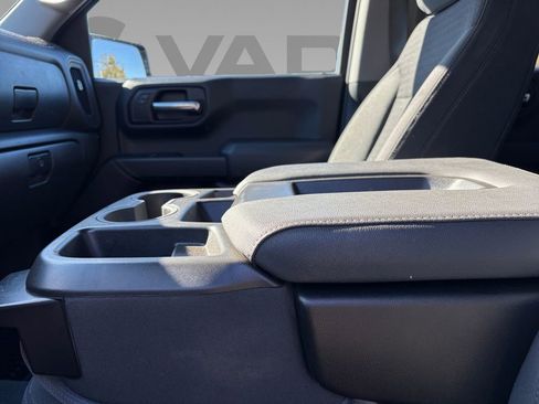 Used 2022 Chevrolet Silverado 1500 Custom image 2