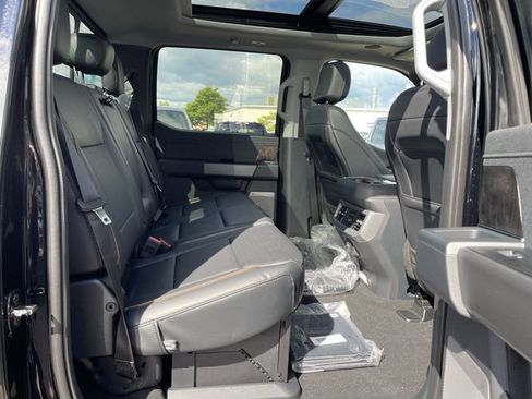 New 2026 Ford F250 Lariat w/ Black Appearance Package AWD/4WD image 24