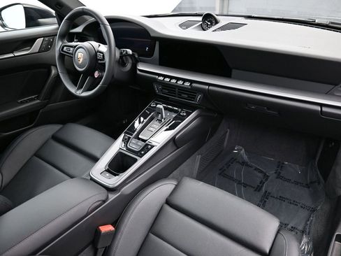 Used 2025 Porsche 911 Carrera image 23