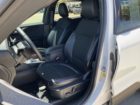 Used 2025 Ford Escape ST-Line w/ Equipment Group 301A FWD image 8